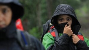 Merawat Jaket Anti Air