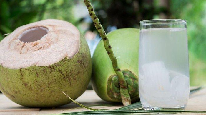 Efek Minum Air Kelapa Setiap Hari: Manfaat dan Dampak untuk Kesehatan Tubuh